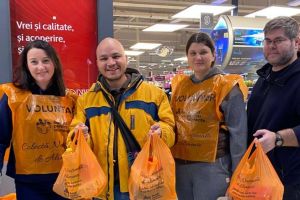 „Împreună hrănim speranţa”. Colecta de alimente mobilizează comunităţile din vestul ţării