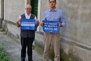Manifestare pentru „apărarea moştenirii creştine maghiare” în centrul Oradiei, în contextul conflictului Primăriei cu abatele Fejes (VIDEO)