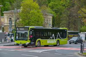 Transportul cu autobuzele RATBV spre Feldioara şi Predeal va fi gratuit în „Vinerea Verde”