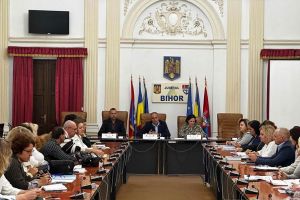 Prefectura Bihor a instruit primăriile cum să-şi reducă posturile. În tot judeţul vor fi desfiinţate peste 1.600 posturi, dar abia vreo 55 de angajaţi ar fi puşi pe liber