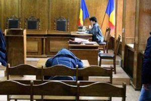 Un bărbat din Botoşani a murit în timpul unui proces în care era acuzat de agresiune sexuală. Victimă i-a fost propria nepoţică