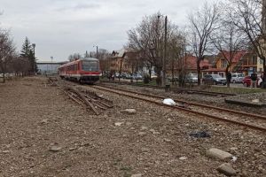 Femeie din Bistriţa, grăbită la serviciu, accidentată mortal de tren