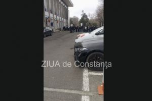 Protest la Primaria Constanta! Angajatii salilor de jocuri de noroc se opun interzicerii acestora in oras