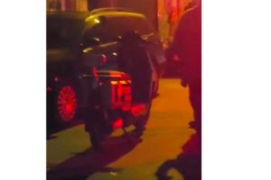 FOTO. Aventura periculoasa pe strazile din Medgidia. Un mopedist baut ar fi provocat un accident si a incercat sa fuga 