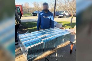 Țigări de aproape 29.000 de lei, descoperite de poliţiştii de frontieră din Diosig, în portbagajul unei maşini
