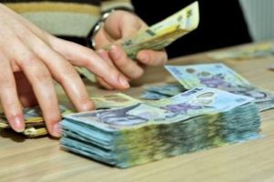 Un barman din Satu Mare a furat peste 4.000 lei din încasări! A doua zi nu a mai mers la serviciu