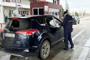 FOTO Un bărbat şi-a cumpărat o maşină din Franţa, iar poliţiştii din Botoşani i-au dat o veste teribilă. Nu se aştepta la asta!