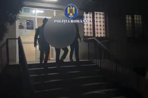 Un bărbat din Dobroteşti şi-a bătut concubina / Poliţiştii au emis ordin de protecţie şi l-au reţinut
