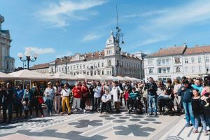 S-a deschis Târgul Organizaţiilor Neguvernamentale din Arad