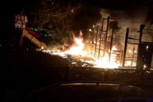 Incendiu într-un parc de joacă din Târgu Mureş