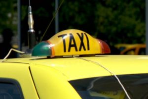 Cursele cu taxiul, tot mai scumpe în Satu Mare. Cât plătesc acum clienţii