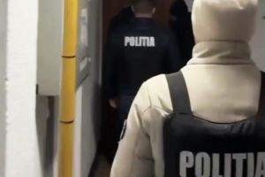 Razie la Urziceni. Percheziţii domiciliare la persoane bănuite de comiterea infracţiunilor de înşelăciune, uz de fals şi abuz de încredere