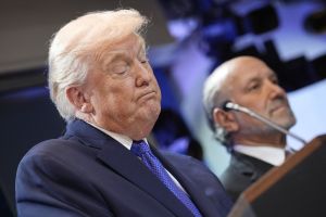 Trump în cădere liberă în SUA: a ajuns la cel mai jos nivel de popularitate
