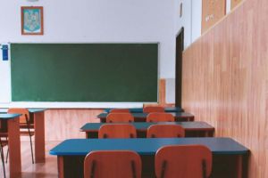 Copil rănit după un conflict între colegi, la o şcoală din Jimbolia