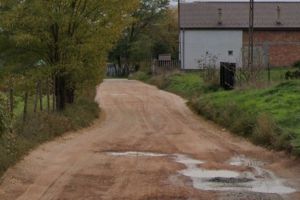 Strada de pământ ce leagă Sibiul de Guşterland, modernizată cu 11 milioane de lei