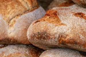 Pâinea s-ar putea scumpi cu până la 10% până la finalul lunii martie. Preşedintele Rompan: „Din păcate, Guvernul nu s-a gândit la industria alimentară. Este foarte grav ceea ce se întâmplă!”