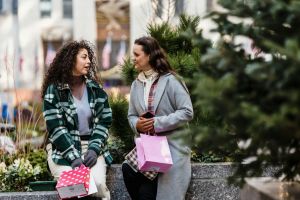 Ce obiecte nu ar trebui să-ţi lipsească atunci când ieşi în oraş cu prietenii sau familia