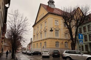 Consiliul Judeţean Sibiu stă mai bine decât Prefectura: instituţia nu face concedieri