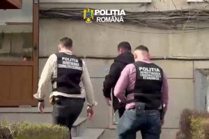 Angajări fictive la scară largă şi zeci de complici într-un dosar de fraudă care se întinde pe mai bine de un deceniu