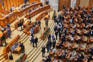 România are buget după luni de aşteptare. A fost votat de Parlament cu 319 voturi pentru