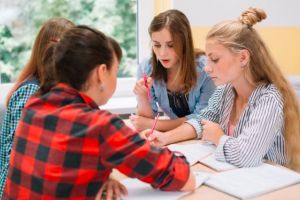 Elev in Constanta: Elevii resimt efectele schimbarilor constante in educatie - Nu respingem schimbarea, ci lipsa de predictibilitate 