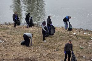 Deţinuţi ai Penitenciarului Târgu Mureş, exemplu de responsabilitate în comunitate de Ziua Mondială a Apei