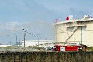 FOTO: Exercitiu de amploare al pompierilor ISU Constanta la Oil Terminal Platforma Sud