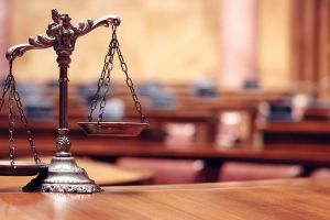 Când procurorii vor dosare mai uşoare, cetăţeanul riscă să rămână fără apărare