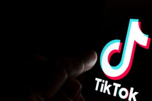 Vârstă minimă pentru accest la TikTok şi Instagram. Planul UE pentru protecţia minorilor