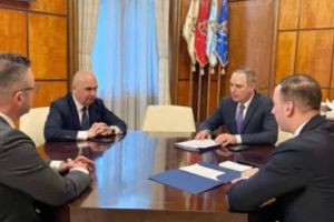 Ilie Bolojan, primele măsuri împotriva creşterii preţului la carburanţi. Ședinţă de urgenţă la guvern: „Soluţiile trebuie gândite până în cele mai mici detalii. La asta lucrăm şi asta vom livra”