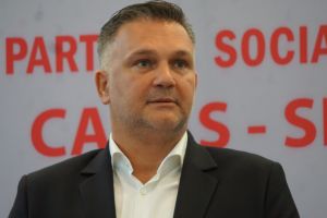 PSD cere plafonarea urgentă a preţului la carburanţi