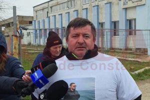 VIDEO. Tatal tanarului marinar in varsta de 26 ani a primit vestea ca un trasnet: Cu tot tineretul de aici trebuia sa ne intalnim in septembrie la nunta. Acum ne intalnim in alte conditii