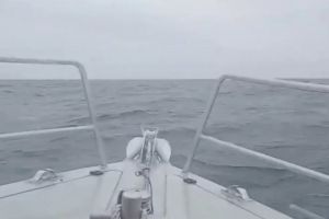 VIDEO: Starea marii agitata complica cautarile marinarilor disparuti de pe remorcherul ASTANA! Scafandrii MApN si ARSVOM pe mare in conditii dificile