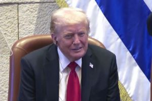 Donald Trump ia in considerare o reducere treptata a operatiunilor militare impotriva Iranului, dupa ce initial a exclus un armistitiu