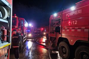„Un incendiu care putea fi prevenit”. Mărturia unei locatare din blocul care a luat foc în Bacău