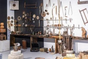 FOTO. Cea mai mare expozitie Brancusi din Europa, deschisa la Berlin la 150 de ani de la nasterea sculptorului roman