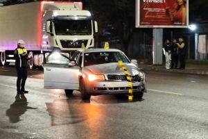 FOTO Accident în municipiul Botoşani! O persoană a fost rănită şi transportată la Spitalul Judeţean