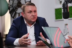 Ursu propune reformă administrativă, TVA de 10% şi salariu minim de 6.000 de lei!