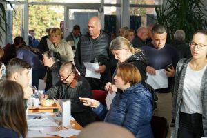 Peste 31.000 de locuri de muncă disponibile în România: care sunt cele mai căutate meserii