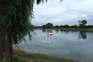 TÂRGOVIȘTE: Primăria reumple Lacul Crizantema din proximitatea Complexului de Nataţie