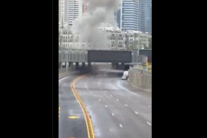 VIDEO: Mai multe persoane au fost ranite in Tel Aviv! O racheta balistica iraniana a lovit orasul