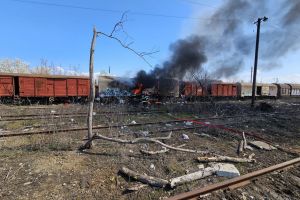 Incendiu la un vagon dezafectat, în zona Gării Velenţa din Oradea. Pompierii intervin cu mai multe echipaje (FOTO)