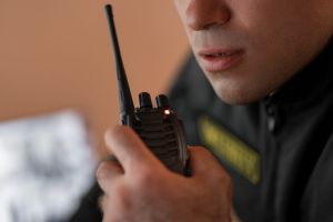 Jaf spectaculos la inaltime! Trei romani arestati in Elvetia dupa ce unul s-a refugiat pe o macara