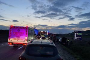 Accident pe DN 1, între Uileacu de Criş şi Aleşd: trei femei rănite, trafic oprit temporar