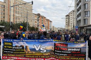 CEO în derivă totală! Plăveţi trimite deja deciziile de încetare a contractelor pentru cei 1.476 de determinaţi! Protestele continuă!