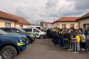 Ziua Poliţiei, bucuria copiilor