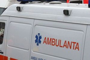 Un copil de 5 ani a murit după ce a căzut de la etajul 9 al unui bloc. Trupul neînsufleţit a fost transportat la INML pentru efectuarea necropsiei