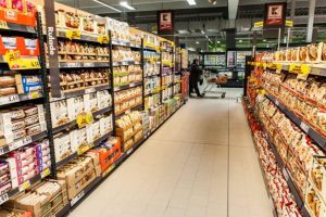 Lanţurile germane de retail domină importurile de mâncare în România în 2025