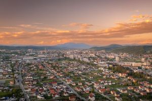 Începe demolarea construcţiilor ilegale. A fost semnată prima dispoziţie