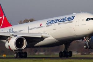 Aterizare de urgenţă pe Otopeni. Un pasager a decedat